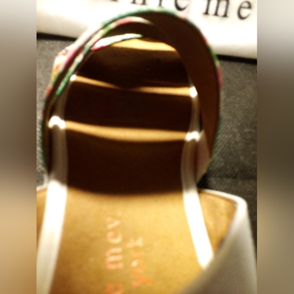 Bernie Mev. - NWT, Floral Sandals W/ 3 Front & 1 Ankle Straps, Size EU 37 US 6 - Picture 8 of 13